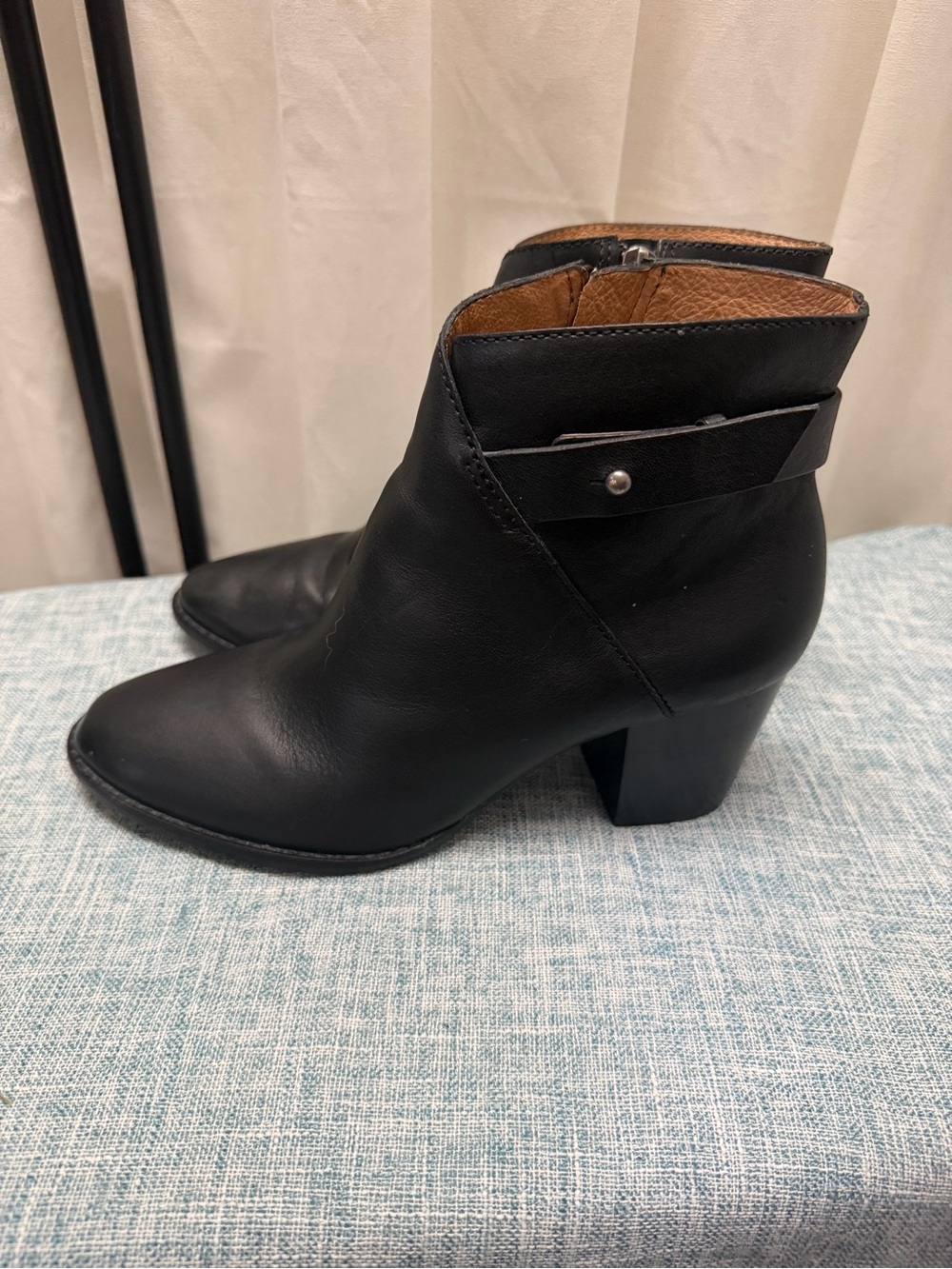 Madewell Black Leather Side-Zip Ankle Booties